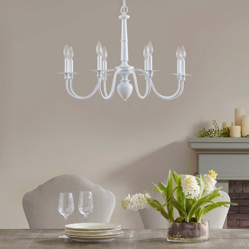 Lustre - configuration traditionnelle à 8 lumières en métal