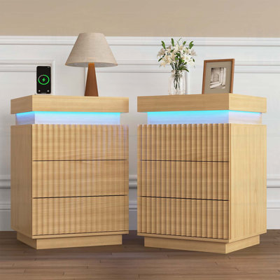 Ensemble de 2 tables de chevet modernes modernes avec station de charge, lumières DEL RVB et 3 tiroirs cannelés