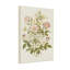 Arrangement floral de plantes et de fleurs avec des roses et des fleurs sauvages-835665621