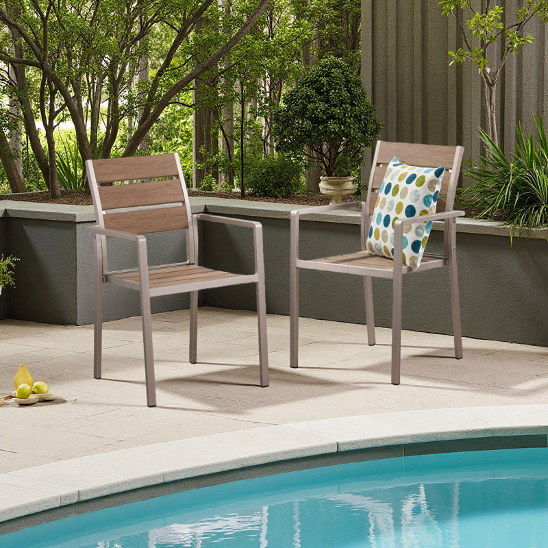 Chaise de salle à manger d'extérieur moderne en aluminium avec siège en faux bois (ensemble de 2), Naturel / Argenté