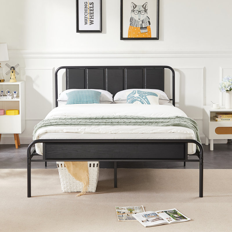 Structure de lit double Kempst avec tête et pied de lit en bois, lit plateforme industriel en métal avec support à lattes robuste, aucun sommier tapissier requis, noir