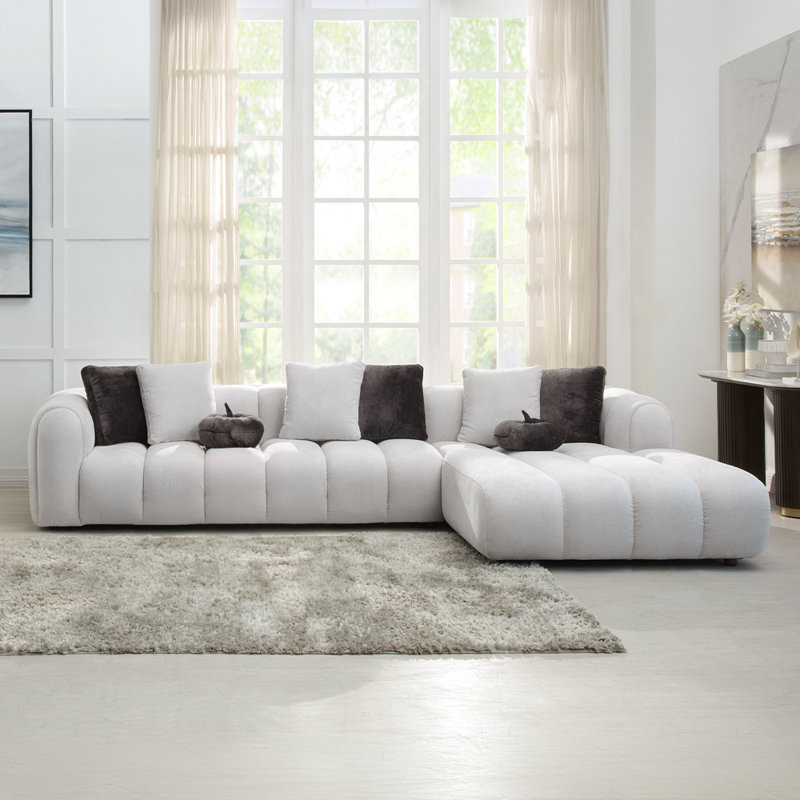 Arledge Sectional Sofa W/8 Pillows