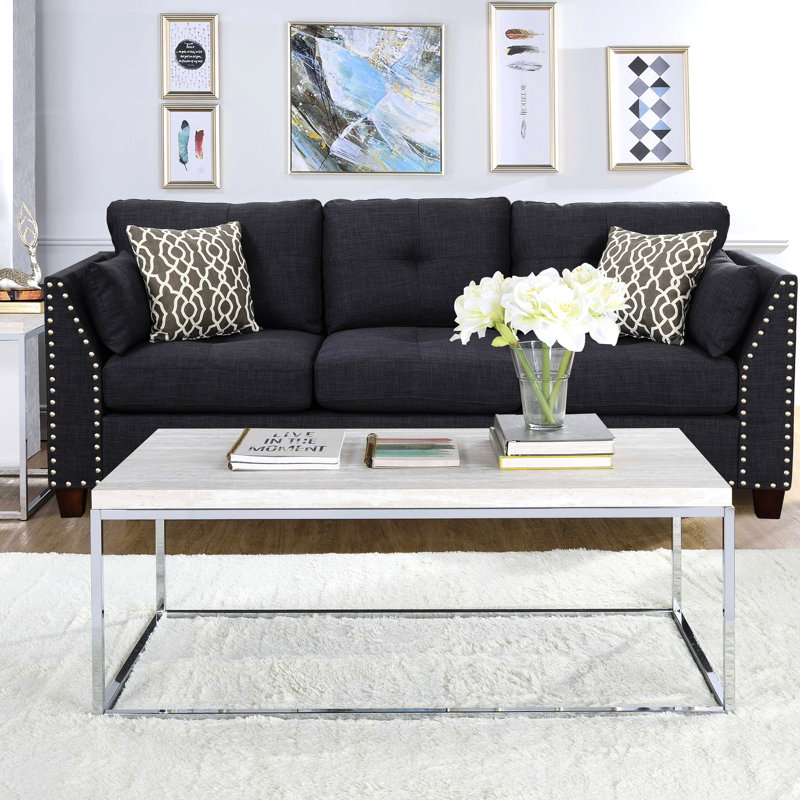 Table basse élégante avec ornement en chêne et base rectangulaire de style traîneau