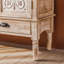 Armoire américaine antique sculptée