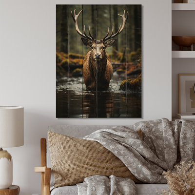 Portrait d'orignal brun et vert sur bois
