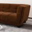 Canapé de style Mid-Century moderne avec un petit design carré, en tissu de velours lisse pour une expérience d'assise confortable et élégante.-1726614655