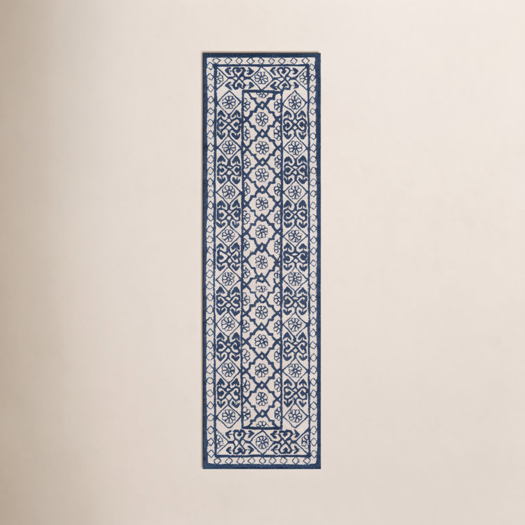Agathe Wool Oriental Indoor Rug