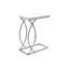 Table d'appoint moderne en forme de C, parfaite pour les collations et les espaces de vie contemporains.-491665367