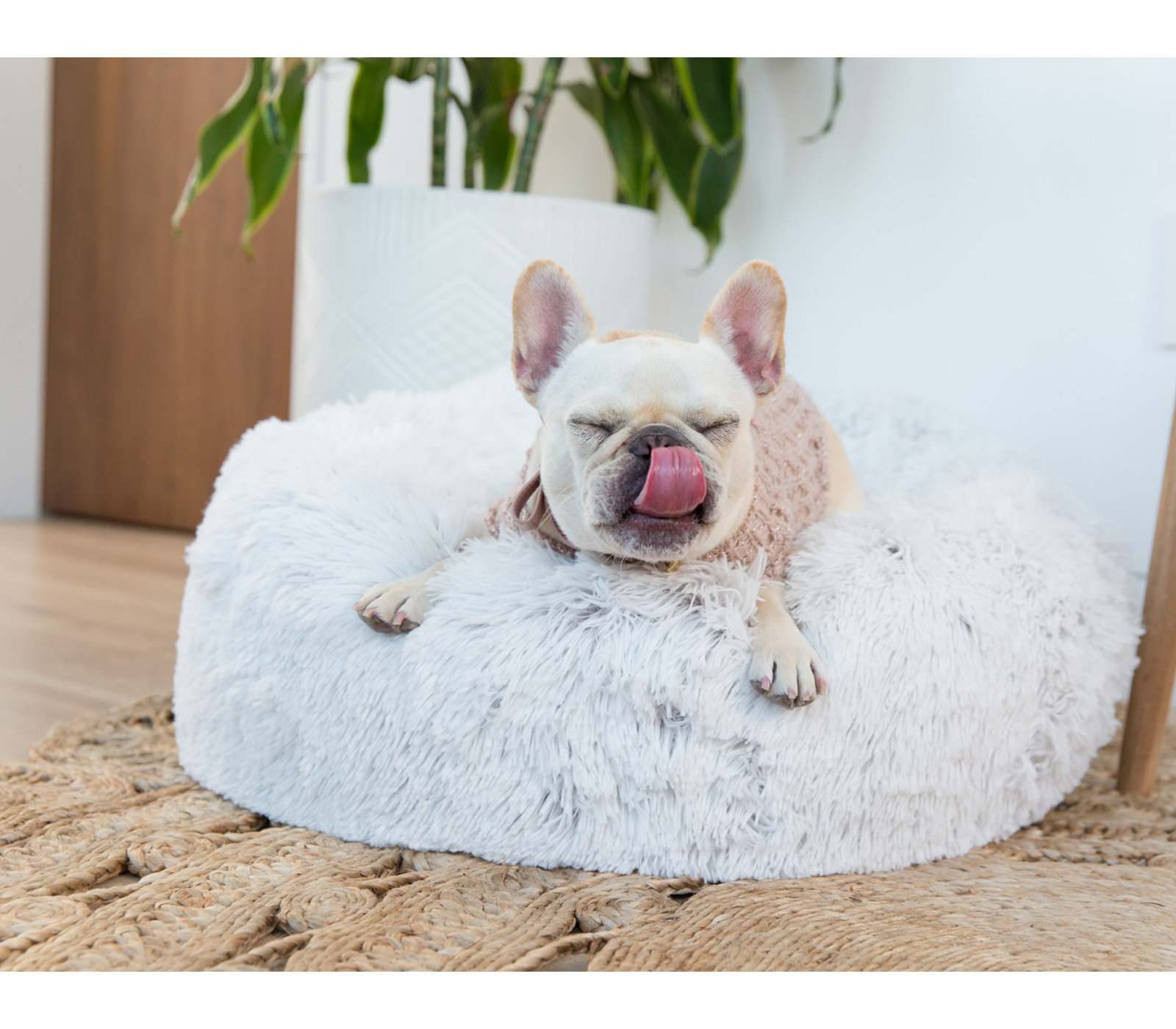 Artic Faux Fur Pet Bed, Large (43" W x 32" D x 9" H)