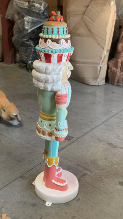Alviery Small Pastel Nutcracker Candy Cake Statue