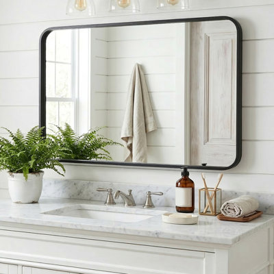 Miroir mural de salle de bain moderne à coins arrondis, cadre en métal et verre trempé