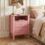 Ensemble de 2 tables de chevet cannelées roses, table de chevet colorée avec 2 tiroirs, table de bout moderne en bois avec rangement pour petits espaces, table d'appoint pour chambre à coucher, canapé, bureau à domicile