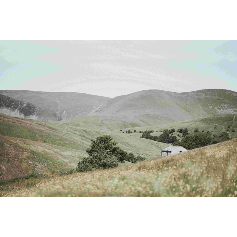 Collines avec grange, H 8 po x l 12 po