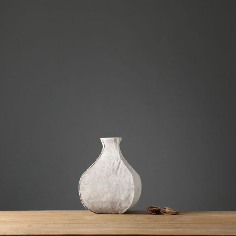 Doraelia Polyresin Table Vase
