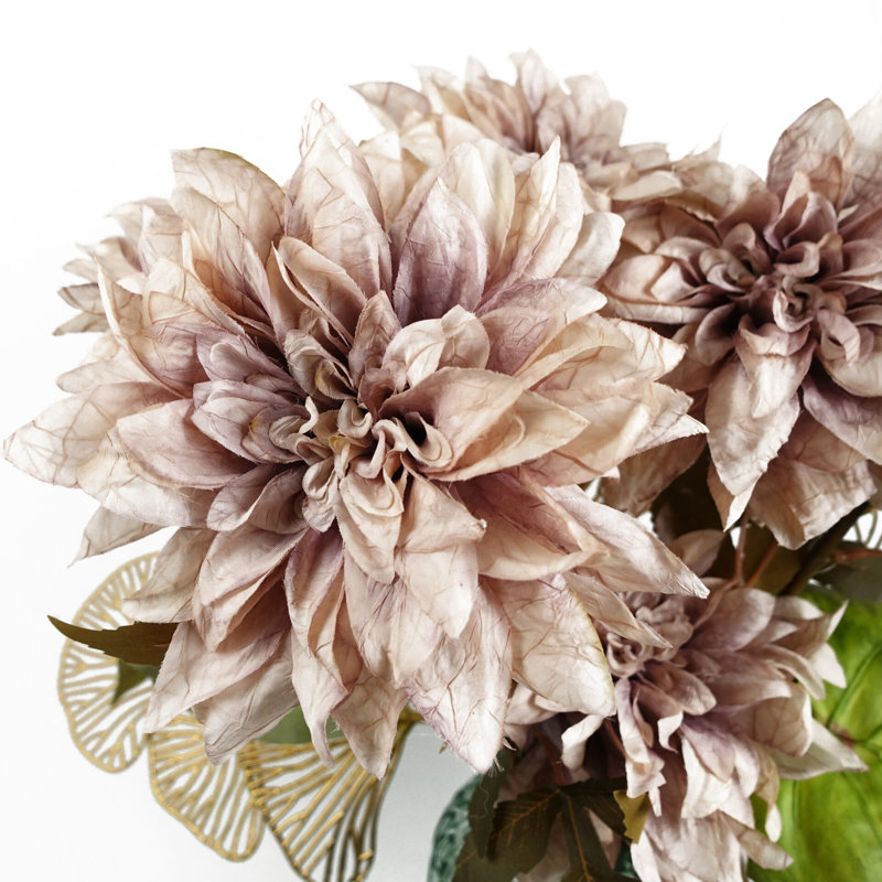Artificial Arrangement, Pink