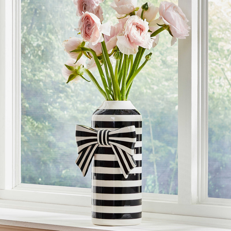 Courtly Check Bow Vase