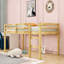 Lit mezzanine simple en bois avec échelle-634791089