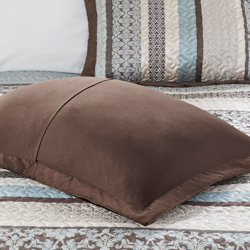 Blue Full/queen Quilt With 5 Pieces And Decorative Pillows, Fabric, Traditional Motifs, Wrinkle- Material , Piece Style, Geometric Patterns, Machine Washable Iron