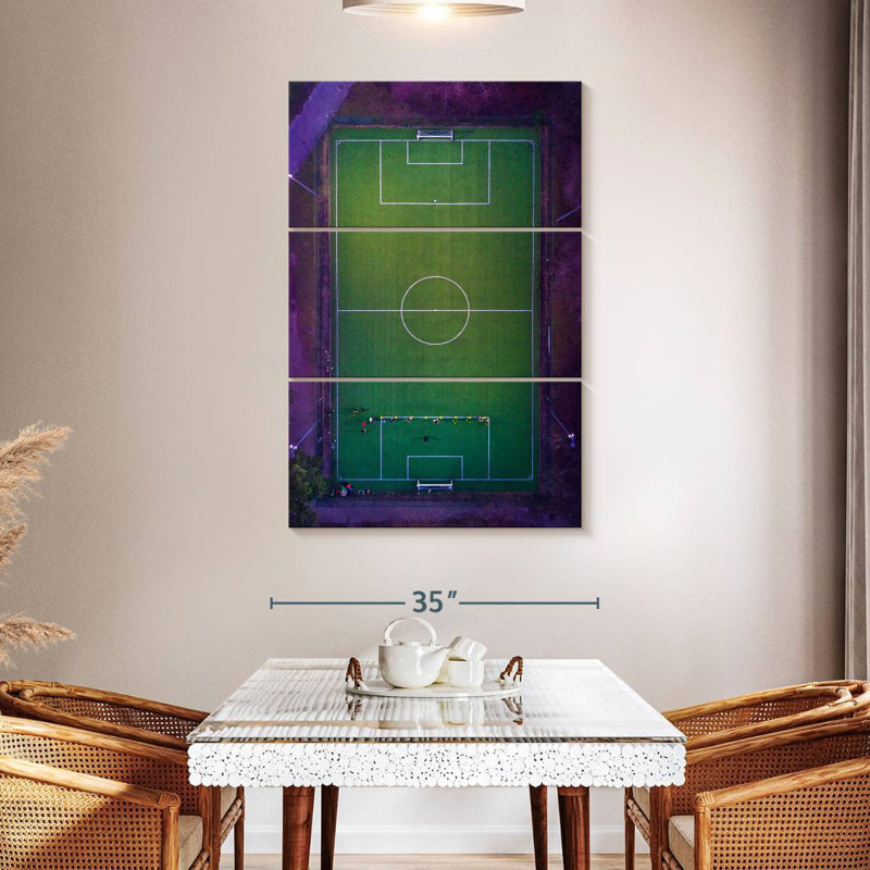 Stade de soccer Sireci vu d'en haut, H 50 po x l 32 po