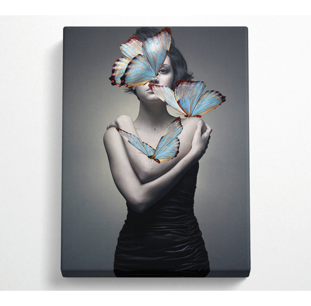 Beauty Butterfly Woman - No Frame Kunstdrucke auf Leinwand