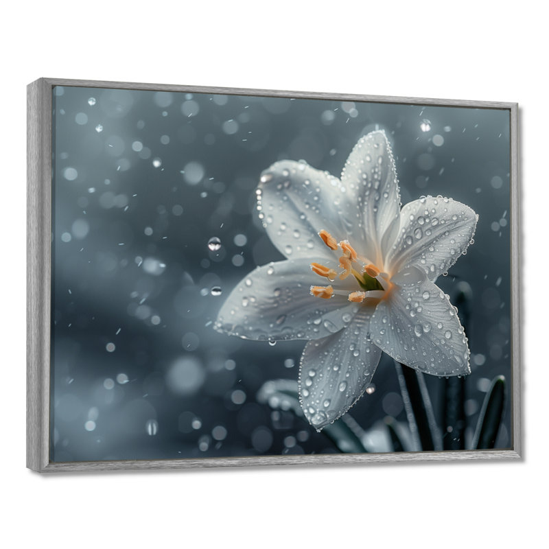 Fleurs blanches enneigées dans la brise hivernale - Décoration murale Snowdrops, Toile argentée avec cadre flottant