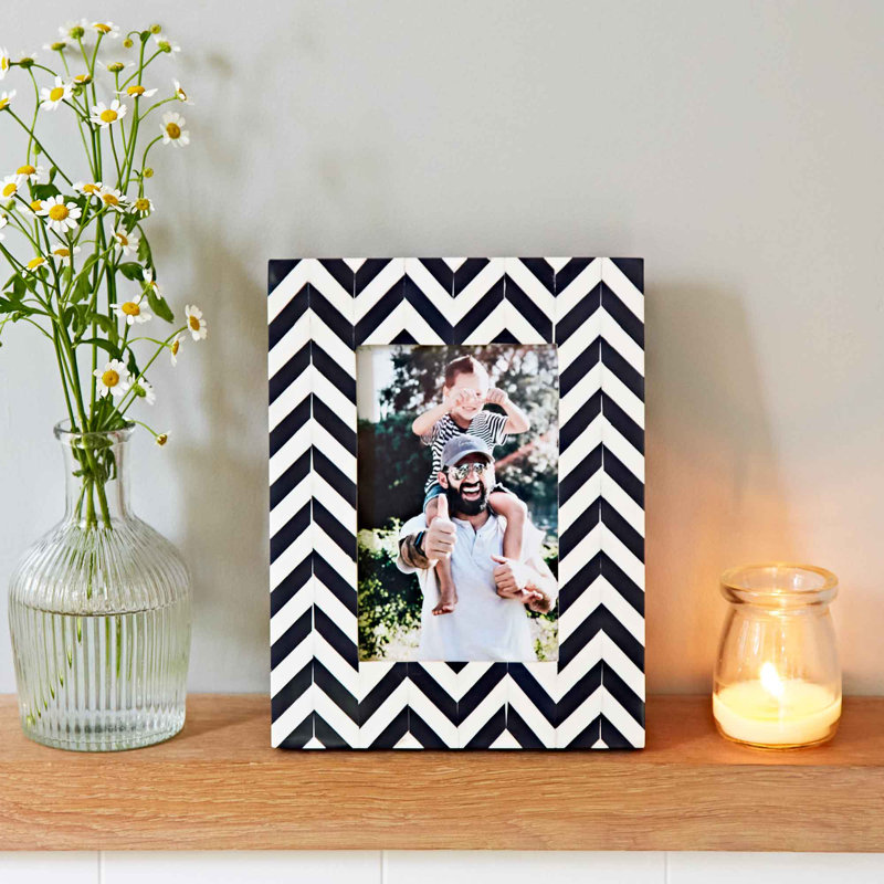 Single Picture Frame Black/White Picture Frame, 23cm x 18cm