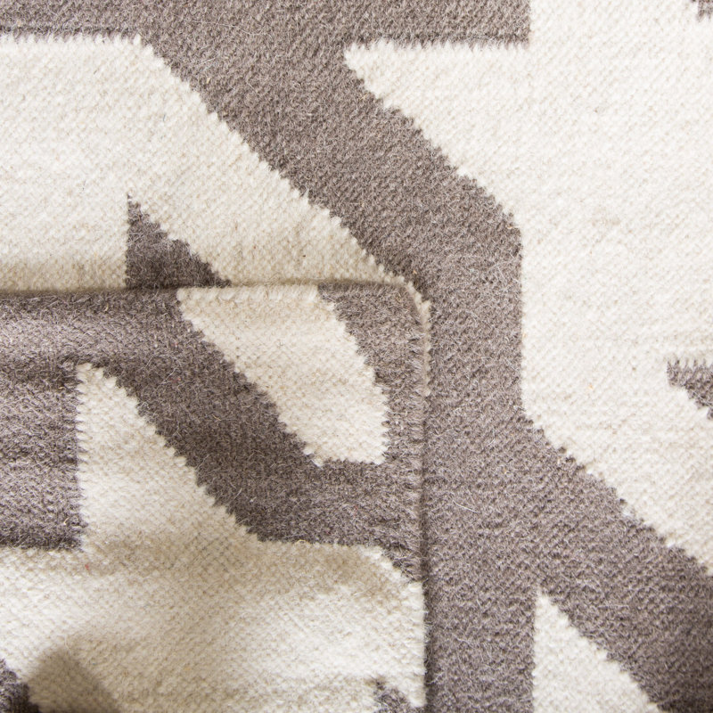 Tapis gris / ivoire en laine / coton tissé à la main à plat à motif de pied-de-poule Rodgers, Rectangle 5 pi x 8 pi