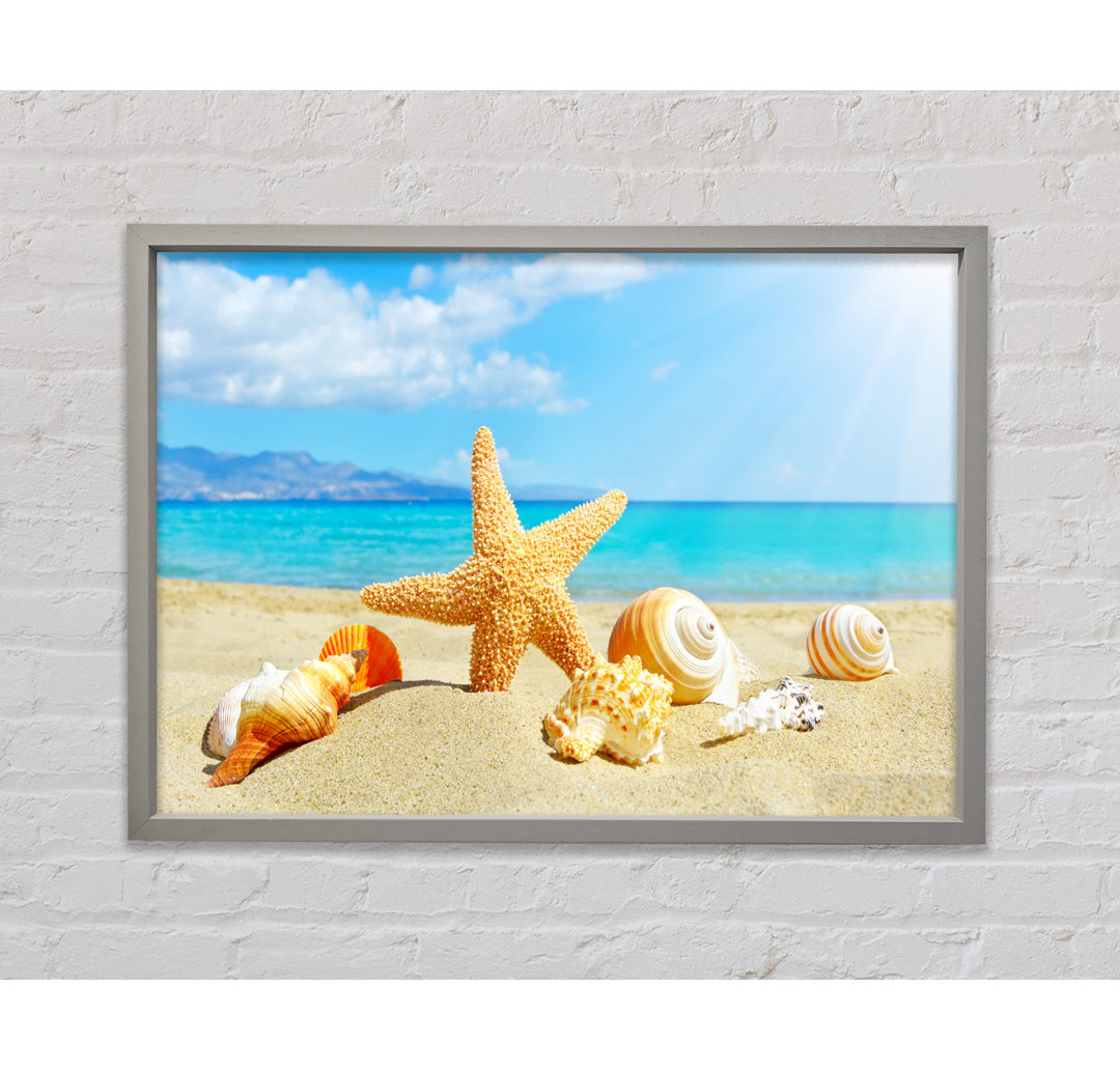 Starfish Standing In The Sand - Einzelner Bilderrahmen Kunstdrucke auf Leinwand