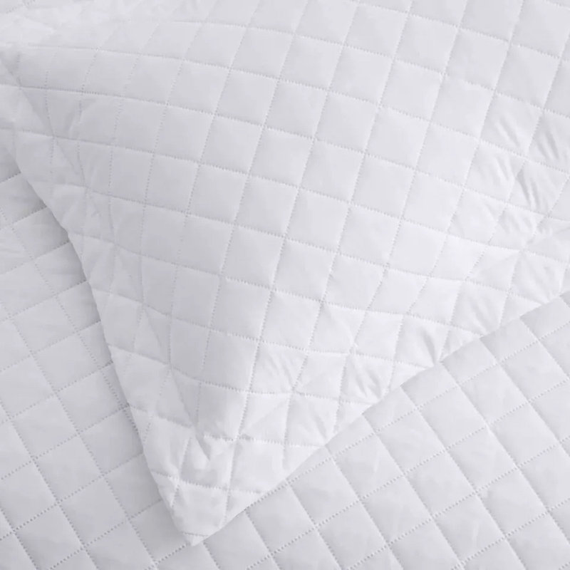 Elegant Comfort Inspiration Embossed Lightweight Bedspread Set – Soft Textured Polyester Coverlet with Pillow Shams, White