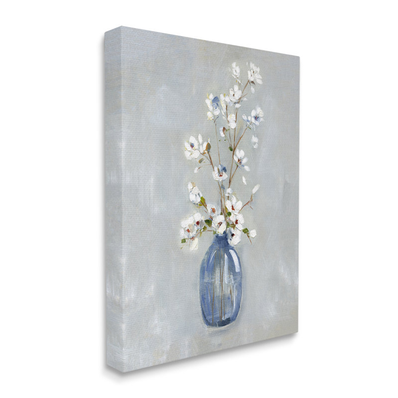 Arrangement classique de fleurs blanches dans un vase bleu, peinture Ikebana par Sally Swatland - Peinture, Toile tendue