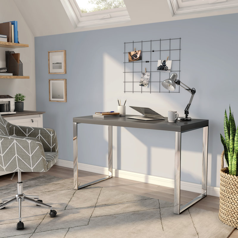 Bureau Malmesbury, Laque grise