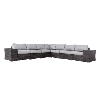 Installation instantanée pour 6 personnes à l'extérieur avec cadre de protection contre les intempéries, coussins et housses amovibles pour une détente rapide. Siège confortable modulaire entièrement assemblé, porte-gobelets intégrés