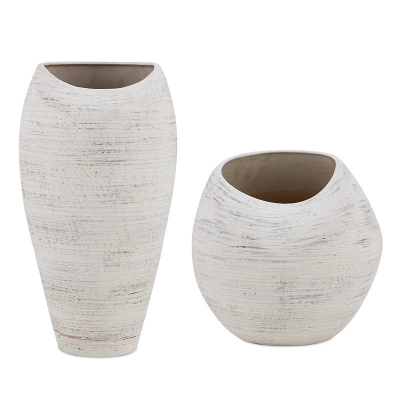 Vases blancs intérieur / extérieur Uttermost Inara