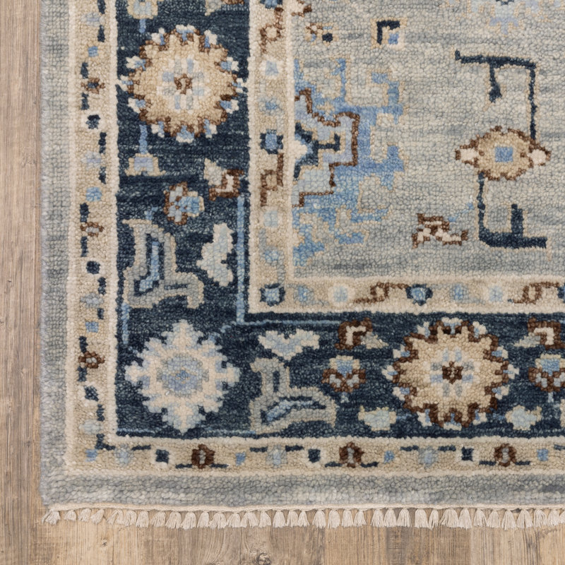 Gowen Traditional Oriental Grey/ Blue Hand-made Wool Area Rug, Rectangle 10' x 14'