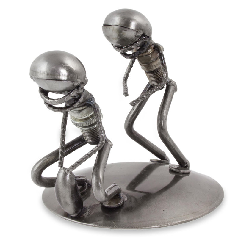 Sculpture en métal en métal de partie auto recyclé joueurs Taybah