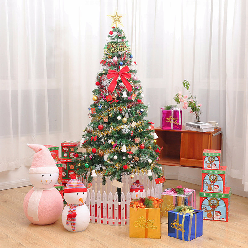 Arbre de Noël artificiel illuminé 5 pi avec lumières à DEL écoénergétiques, 109 jupes d'arbre suspendues et garde-corps inclus