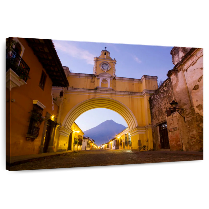 Kavia Archway dans la rue Antigua, H 30 po x l 45 po