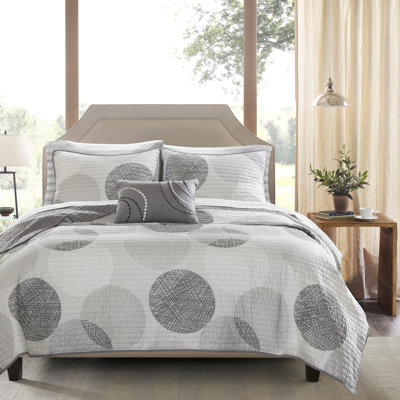 Knowles Grey Reversible 8-Piece Queen Quilt Set with Cotton Bed Sheets