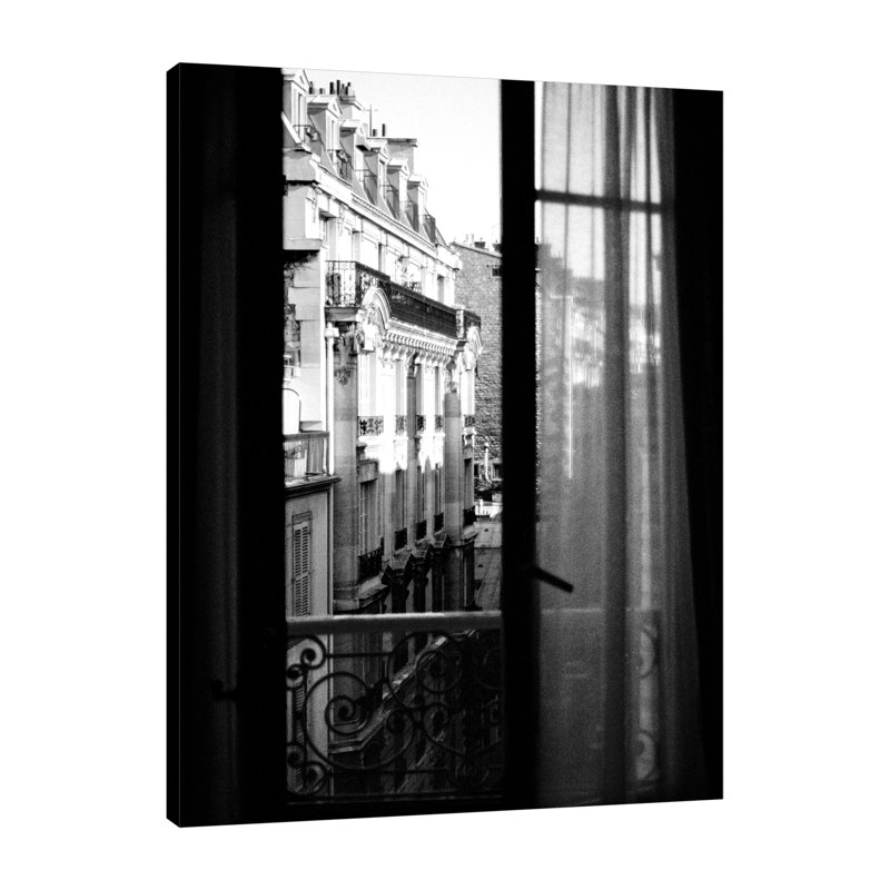 Paris Hotel Window par Jeff Pica - Photographie sur toile tendue, H 16 po x l 12 po x P 1,5 po