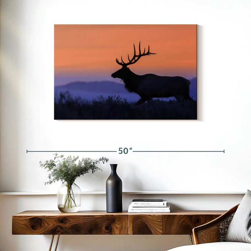 Wapiti brulé contre le coucher du soleil, H 24 po x l 36 po