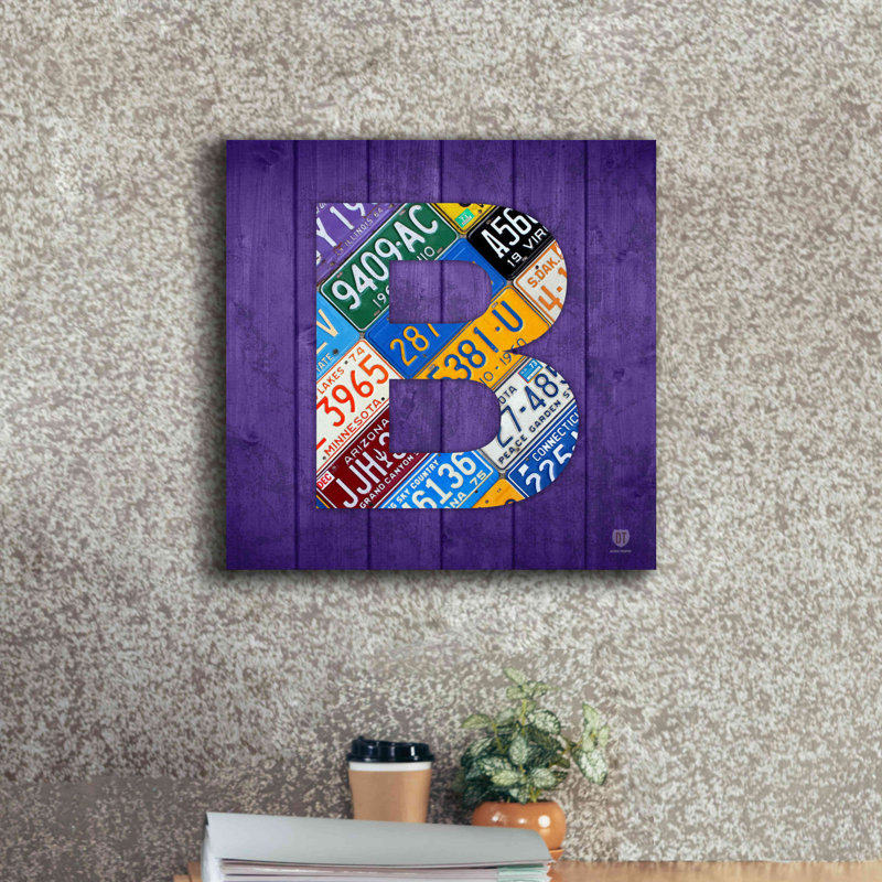 «B» par Design Turnpike, H 18 po x l 18 po x P 0,75 po