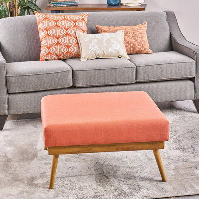Corail de style Mid-Century, créant un tissu de salon confortable avec plateau souple et pieds en bois d'hévéa pour l'espace