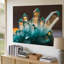 Toile, gros plan, grappe de cristaux muraux translucides chatoyants dans des tons de turquoise et de bleu avec art mural sur toile-1906860307