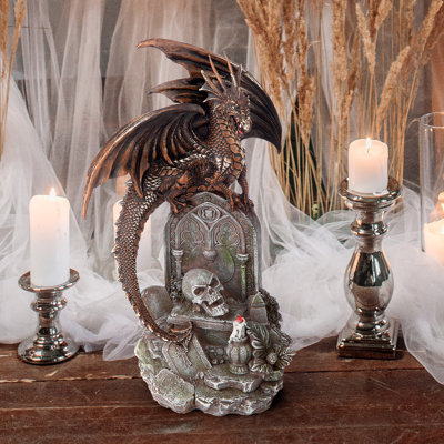Figurine dragon castle de nuit rigoureux à oreilles