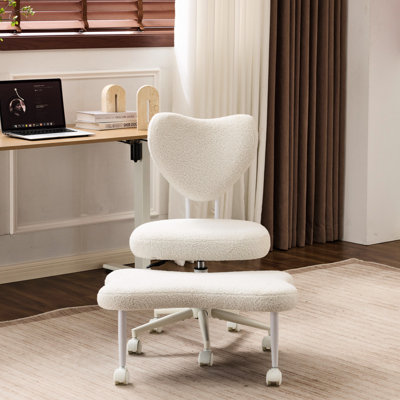 Chaise ergonomique à assise croisée avec soutien lombaire, coussin d'assise réglable en hauteur, beige, idéale pour un travail de bureau intensif, tissu doux à poils courts, pivotante à 360°, bois de peuplier, rembourrage en mousse.