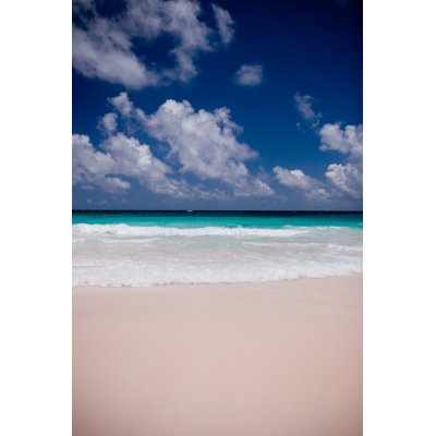 Plage de sable rose par Zxvisual