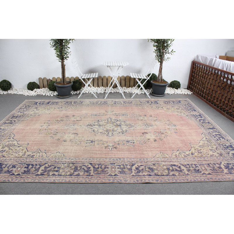 Exquisite Vintage Anatolian Turkish Rug with Pink Modern Design - Perfect for Salons