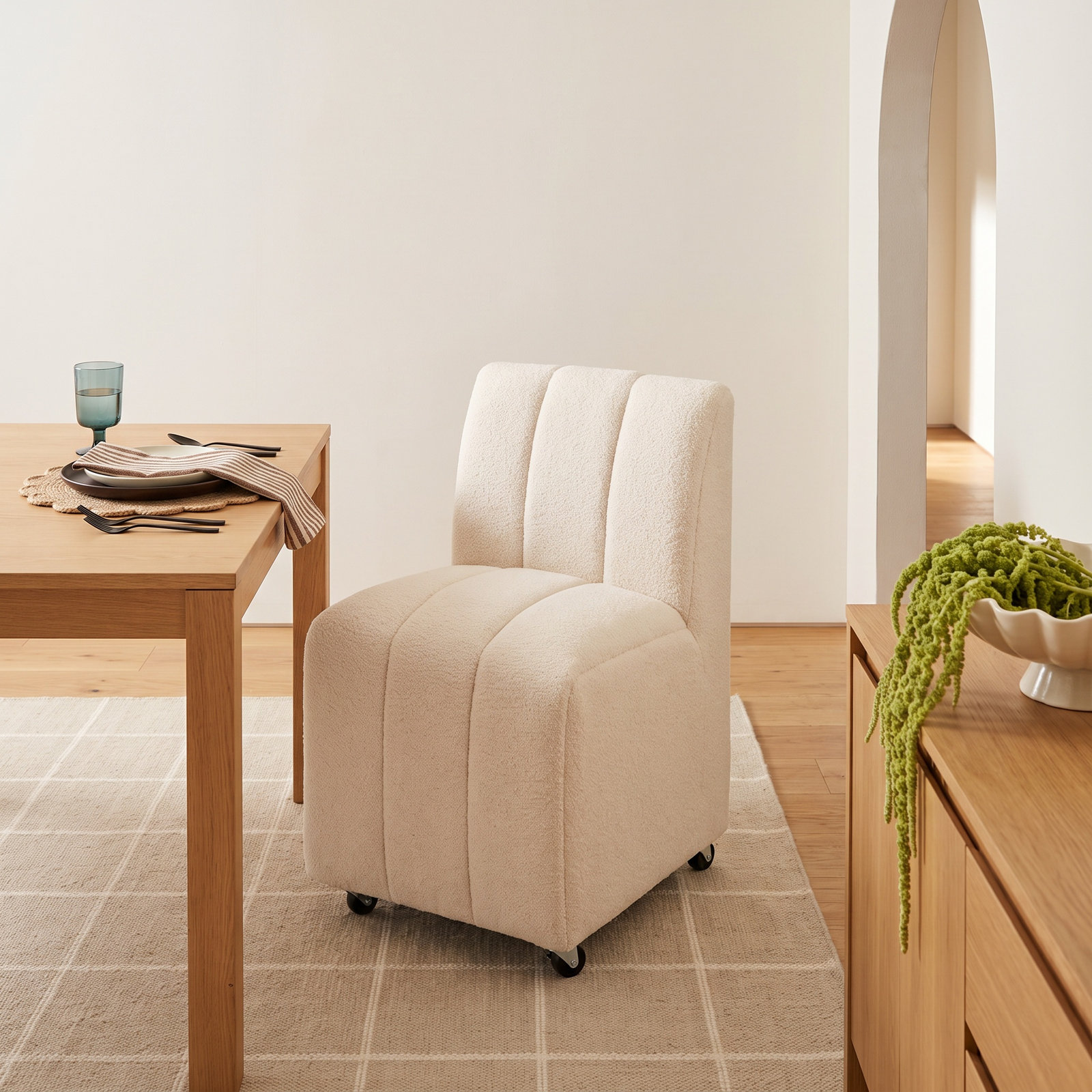 Kee Linen Dining Chair