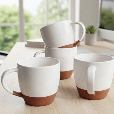 Ensemble de quatre grandes tasses à café au lait en céramique avec grandes poignées de 16 onces, de style vanille, de style bohémien et allant au micro-ondes.