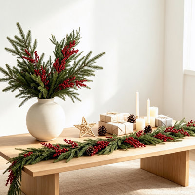 2 guirlandes de pin Norfolk 6,23 pieds avec baies rouges, verdure de Noël artificielle pour fenêtre, manteau, table